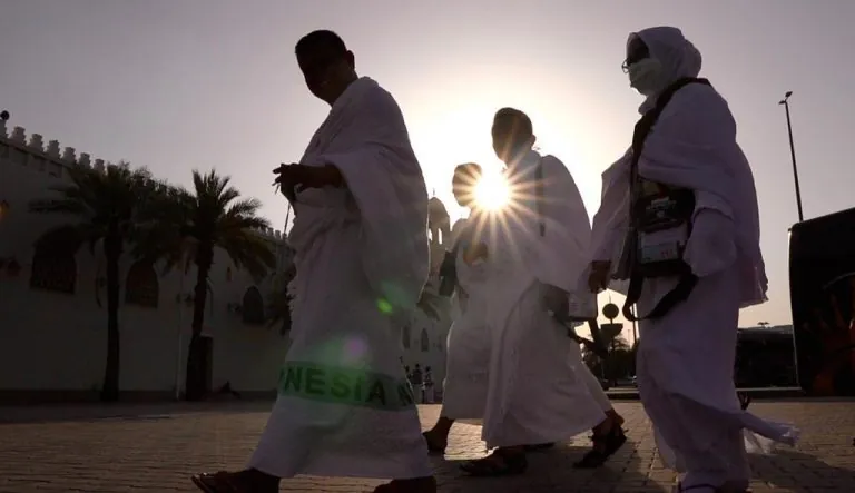 Jamaah-Haji-Indonesia-berangkat-ke-Makkah-768x443 Jamaah-Haji-Indonesia-berangkat-ke-Makkah-768x443